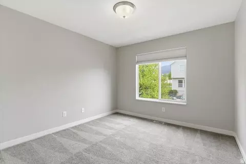 Bedroom - 2082 N Evans Cove Loop W, Layton, UT 84041 photo 3 of 4