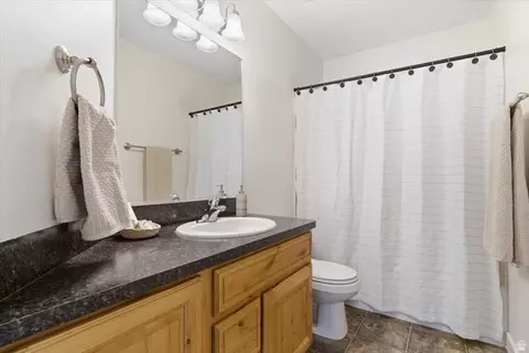 Bath - 2082 N Evans Cove Loop W, Layton, UT 84041 photo 3 of 3