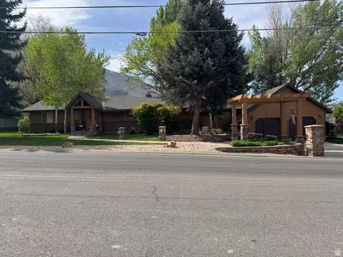 1180 E Maple St S, Mapleton, UT 84664