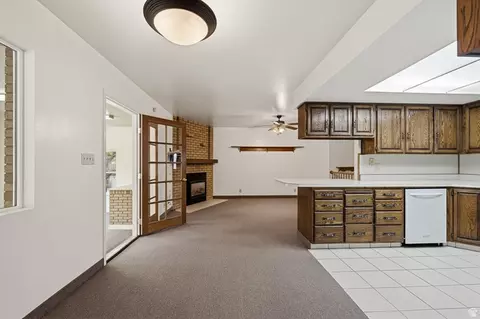 Living - 1069 S Cedar Knolls Dr W, Cedar City, UT 84720 photo 6 of 11