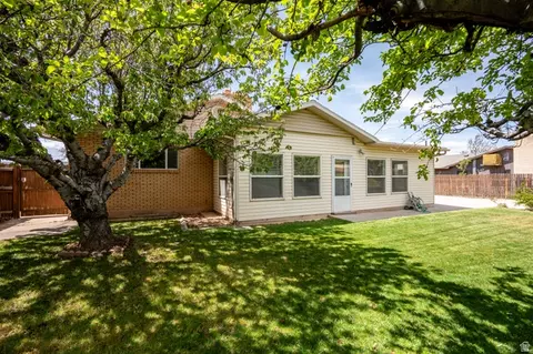 Exterior - 1069 S Cedar Knolls Dr W, Cedar City, UT 84720 photo 4 of 12