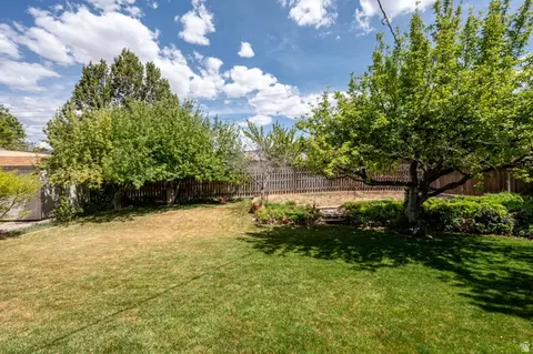Exterior - 1069 S Cedar Knolls Dr W, Cedar City, UT 84720 photo 10 of 12