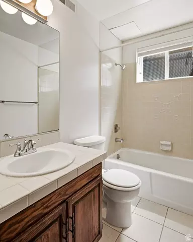 Bath - 1069 S Cedar Knolls Dr W, Cedar City, UT 84720 photo 5 of 5