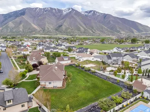 View/Area - 1355 W 1000 S, Mapleton, UT 84664 photo 5 of 15