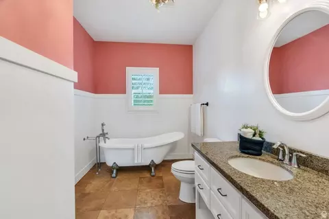 Bath - 1355 W 1000 S, Mapleton, UT 84664 photo 5 of 9