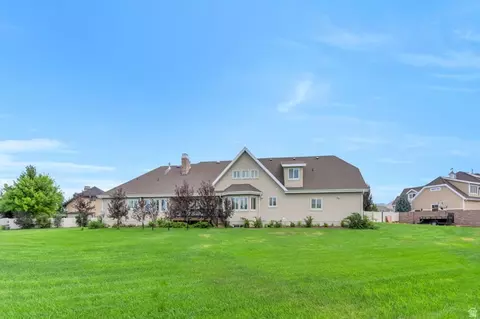 Exterior - 1355 W 1000 S, Mapleton, UT 84664 photo 2 of 9