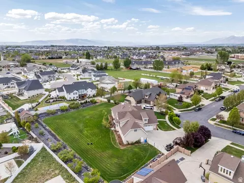 View/Area - 1355 W 1000 S, Mapleton, UT 84664 photo 12 of 15