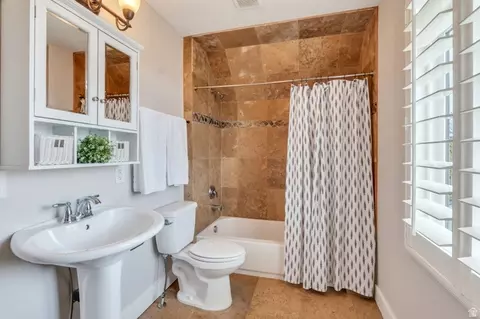 Bath - 1355 W 1000 S, Mapleton, UT 84664 photo 6 of 9