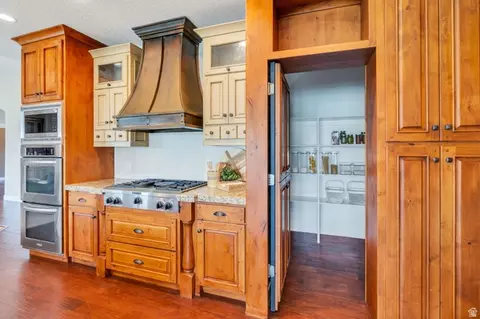 Kitchen - 1355 W 1000 S, Mapleton, UT 84664 photo 4 of 7