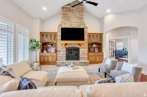 Living - 1355 W 1000 S, Mapleton, UT 84664 photo 2 of 5