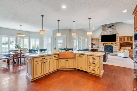 Kitchen - 1355 W 1000 S, Mapleton, UT 84664 photo 5 of 7