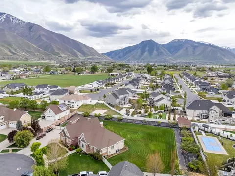 View/Area - 1355 W 1000 S, Mapleton, UT 84664 photo 6 of 15