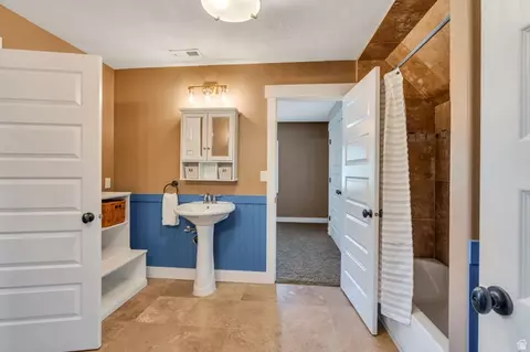 Bath - 1355 W 1000 S, Mapleton, UT 84664 photo 7 of 9