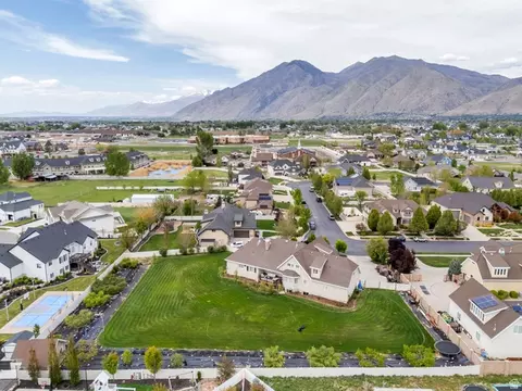 View/Area - 1355 W 1000 S, Mapleton, UT 84664 photo 9 of 15