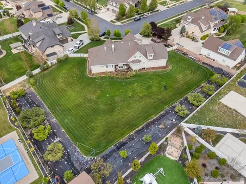 View/Area - 1355 W 1000 S, Mapleton, UT 84664 photo 8 of 15