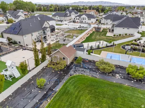 View/Area - 1355 W 1000 S, Mapleton, UT 84664 photo 11 of 15