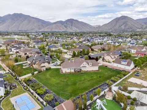 View/Area - 1355 W 1000 S, Mapleton, UT 84664 photo 10 of 15
