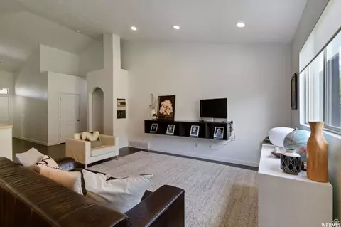 2037 E Brookings Dr, Draper, UT 84020 photo 4