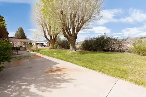 Exterior - 210 S 100 W, Circleville, UT 84723 photo 5 of 13