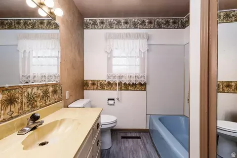 Bath - 210 S 100 W, Circleville, UT 84723 photo 1 of 1