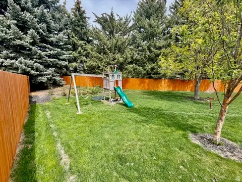 Exterior - 559 E 400 S, Preston, ID 83263 photo 6 of 9