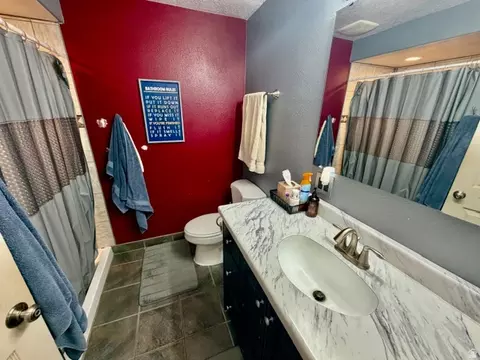 Bath - 559 E 400 S, Preston, ID 83263 photo 2 of 2