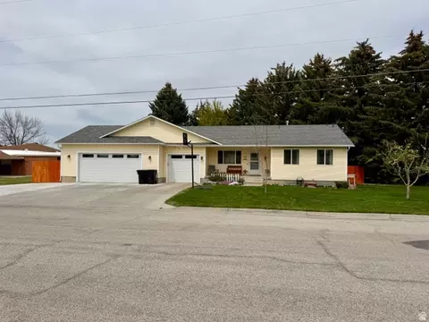 Exterior - 559 E 400 S, Preston, ID 83263 photo 9 of 9