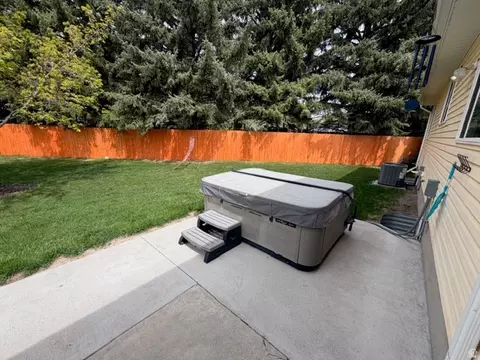 Exterior - 559 E 400 S, Preston, ID 83263 photo 4 of 9