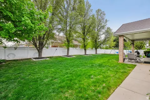 Exterior - 2764 E 25 S, Layton, UT 84040 photo 7 of 10