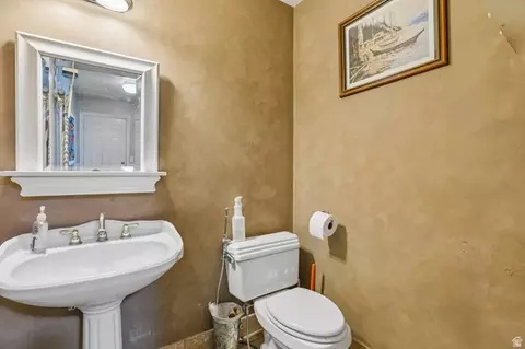 Bath - 2764 E 25 S, Layton, UT 84040 photo 4 of 5