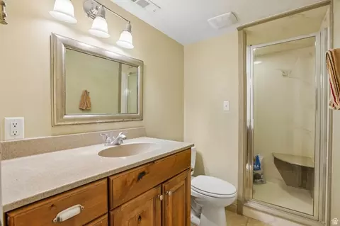 Bath - 2764 E 25 S, Layton, UT 84040 photo 5 of 5