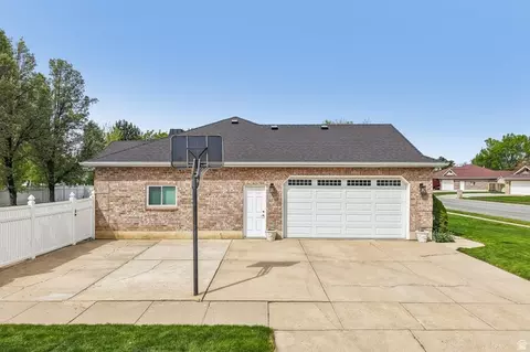 Exterior - 2764 E 25 S, Layton, UT 84040 photo 9 of 10
