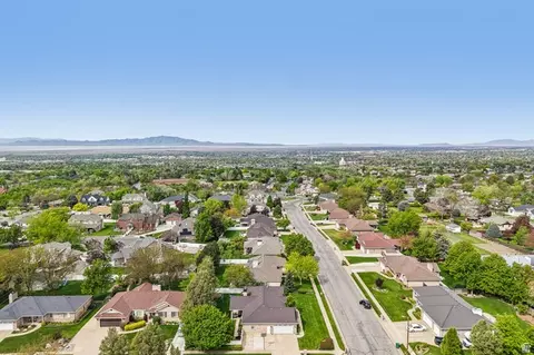 View/Area - 2764 E 25 S, Layton, UT 84040 photo 3 of 12