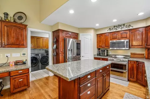 Kitchen - 2764 E 25 S, Layton, UT 84040 photo 2 of 4