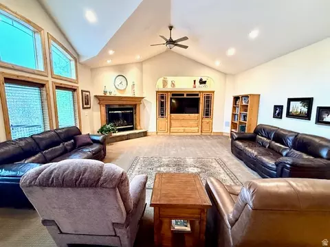 Living - 596 E 4190 N #5, Provo, UT 84604 photo 2 of 3
