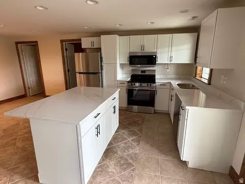 Kitchen - 596 E 4190 N #5, Provo, UT 84604 photo 6 of 6