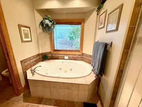 Bath - 596 E 4190 N #5, Provo, UT 84604 photo 2 of 4