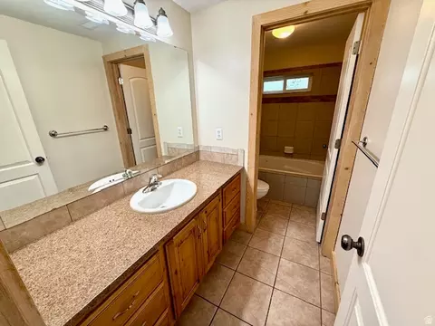 Bath - 596 E 4190 N #5, Provo, UT 84604 photo 4 of 4