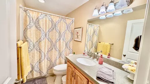Bath - 159 E Main St, Hyrum, UT 84319 photo 2 of 3