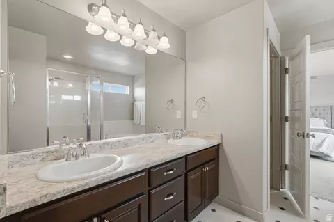 Bath - 534 S 1350 W, Syracuse, UT 84075 photo 1 of 3
