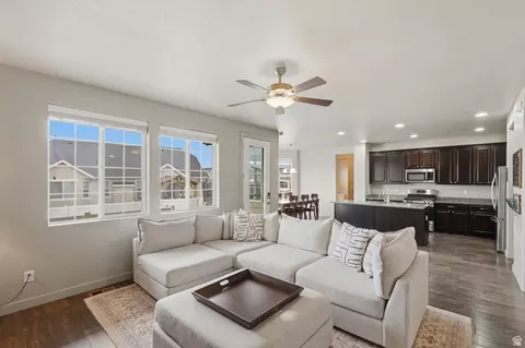 Living - 534 S 1350 W, Syracuse, UT 84075 photo 1 of 2