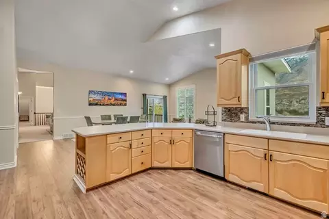 Kitchen - 11789 S Nicklaus Rd, Sandy, UT 84092 photo 1 of 5