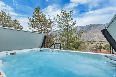 Exterior - 11789 S Nicklaus Rd, Sandy, UT 84092 photo 8 of 8