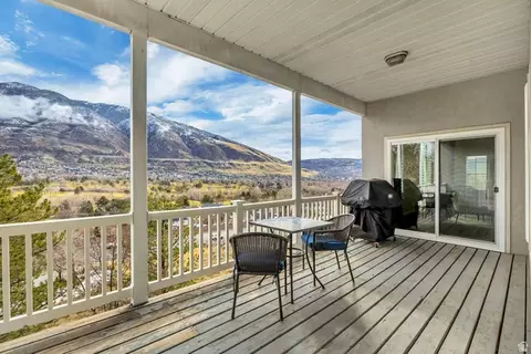 Exterior - 11789 S Nicklaus Rd, Sandy, UT 84092 photo 3 of 8