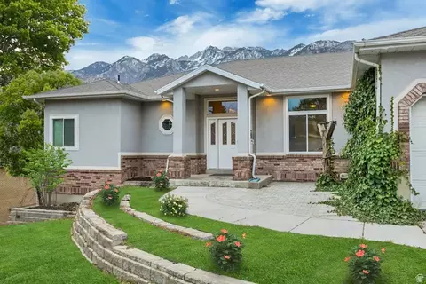 Exterior - 11789 S Nicklaus Rd, Sandy, UT 84092 photo 4 of 8
