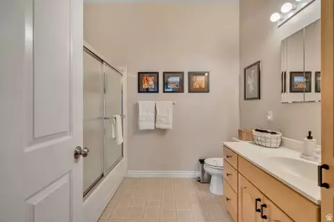 Bath - 11789 S Nicklaus Rd, Sandy, UT 84092 photo 2 of 9