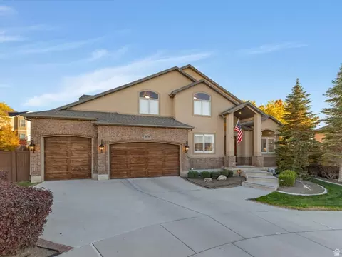 Exterior - 1074 E Black Forest Dr S, Sandy, UT 84094 photo 16 of 17