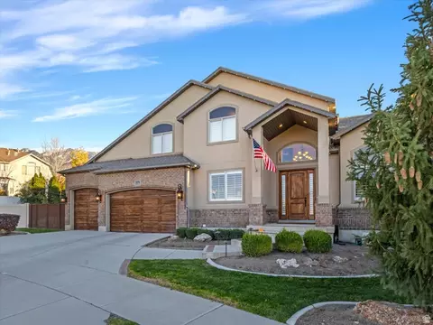 Exterior - 1074 E Black Forest Dr S, Sandy, UT 84094 photo 14 of 17