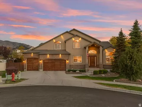 Exterior - 1074 E Black Forest Dr S, Sandy, UT 84094 photo 15 of 17