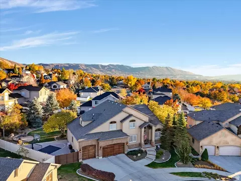 View/Area - 1074 E Black Forest Dr S, Sandy, UT 84094 photo 4 of 6